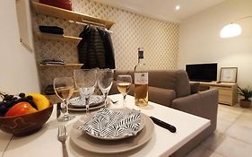 #2 Studio # Place Charmante